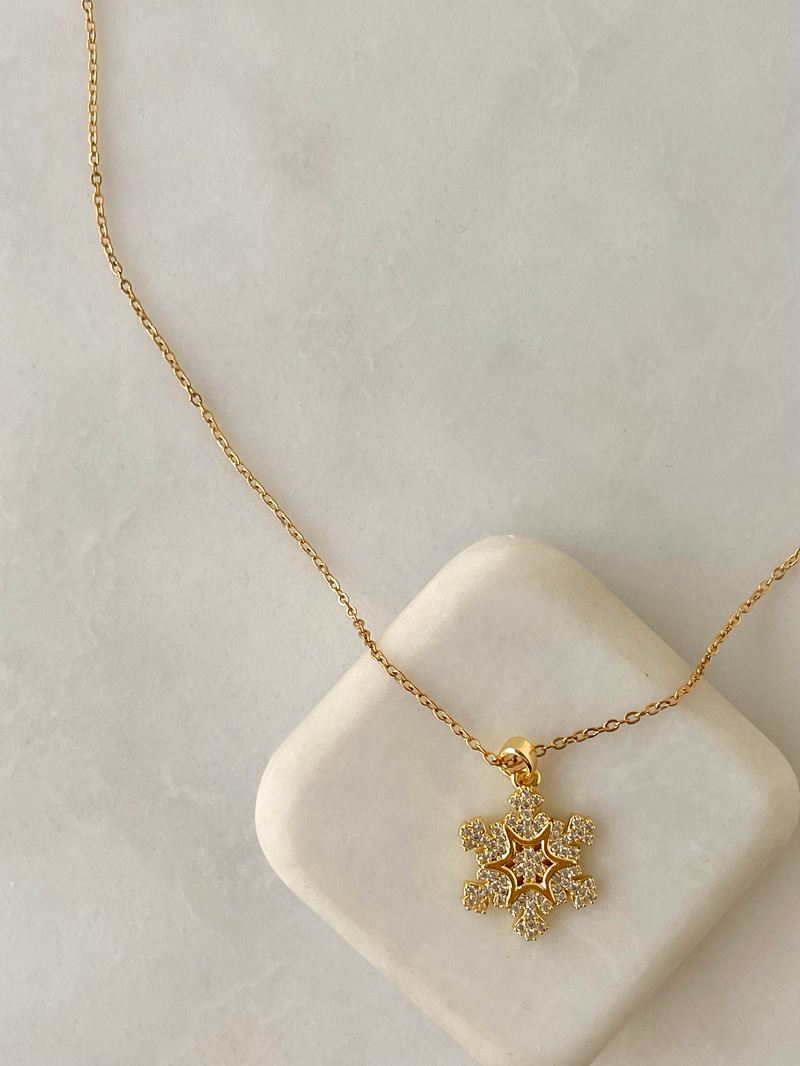 Çelik Gömme Taşlı Kar Tanesi Kolye Gold
