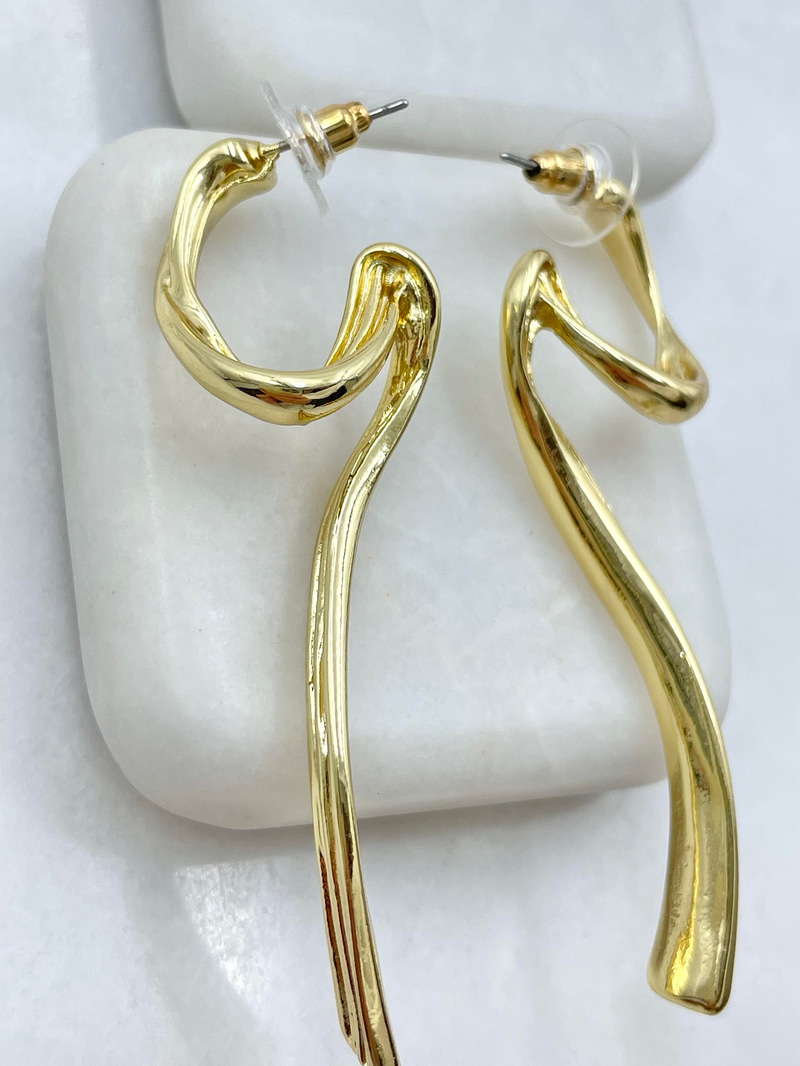 Altın Kaplama Asimetrik Tasarım Küpe Gold
