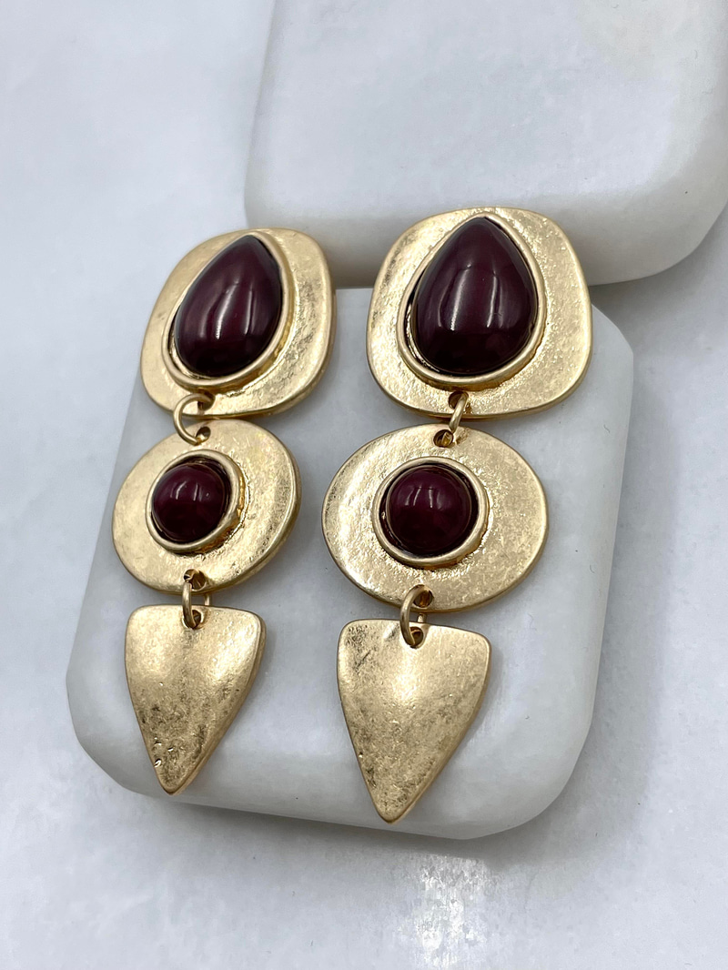 Altın Kaplama Üçgen ve Daire Sallantılı Vintage Küpe Bordo