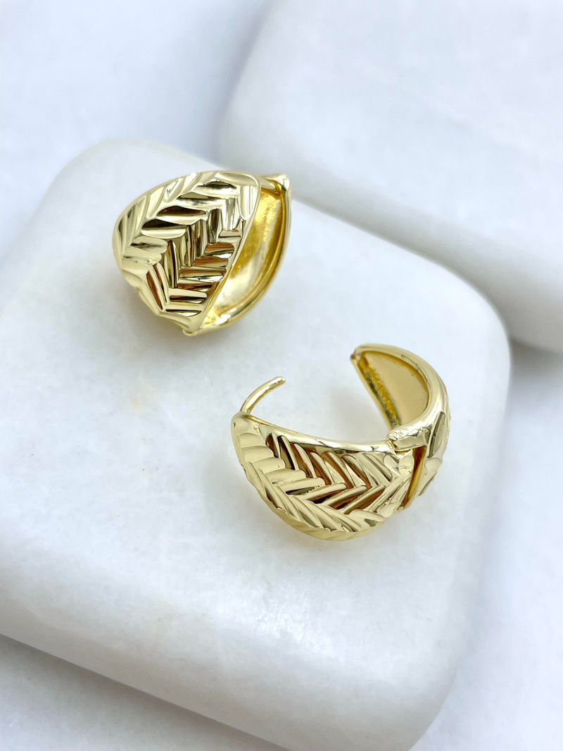 Altın Kaplama Kabartmalı Yaprak Küpe 1,4 cm Gold
