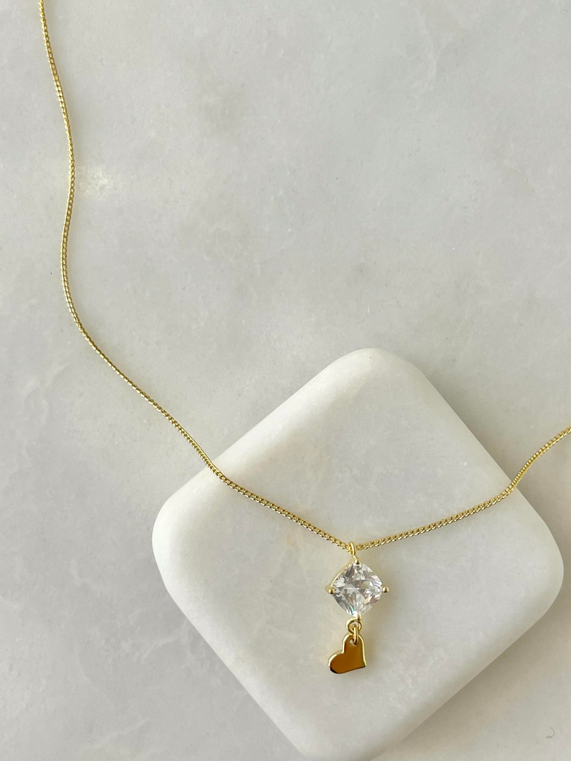 Özel Seri Kalp Sallantılı Kristal Taşlı Zincir Kolye Gold