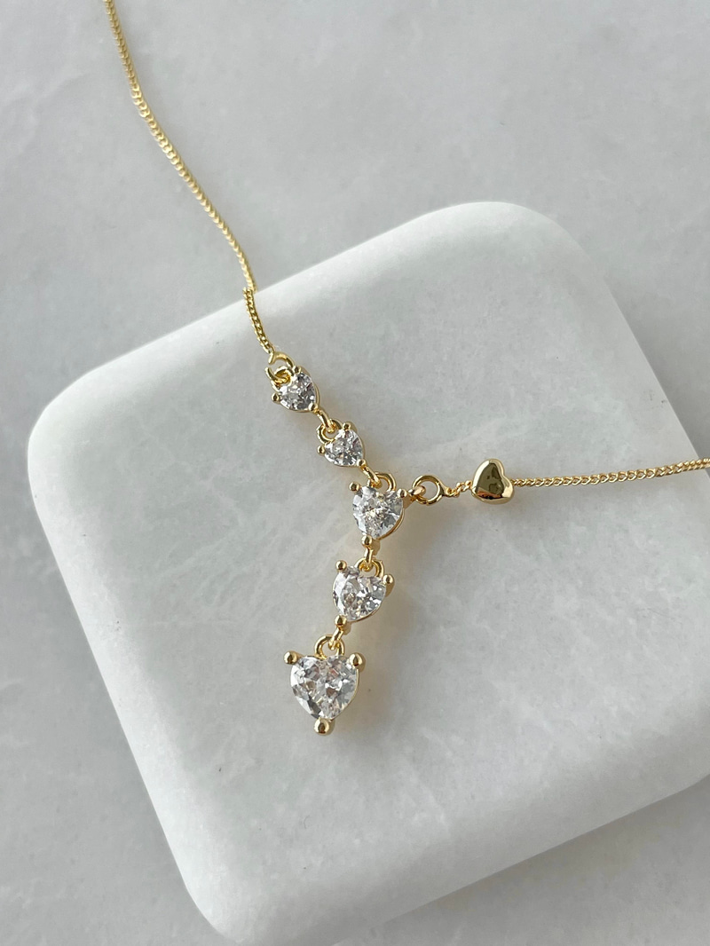 Altın Kaplama Kalp Kristal Sallantılı Minimal Zincir Kolye Gold