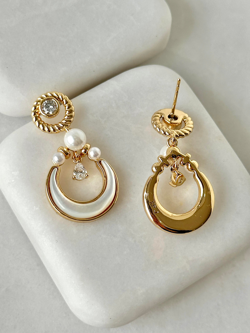 Özel Seri Opal Taşlı ve İncili Tasarım Küpe Gold