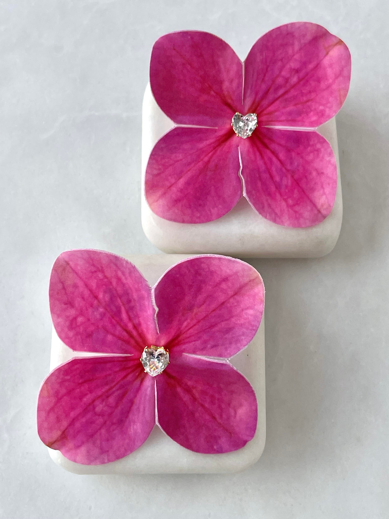 Kalp Kristal Taşlı Orkide Küpe Fuşya