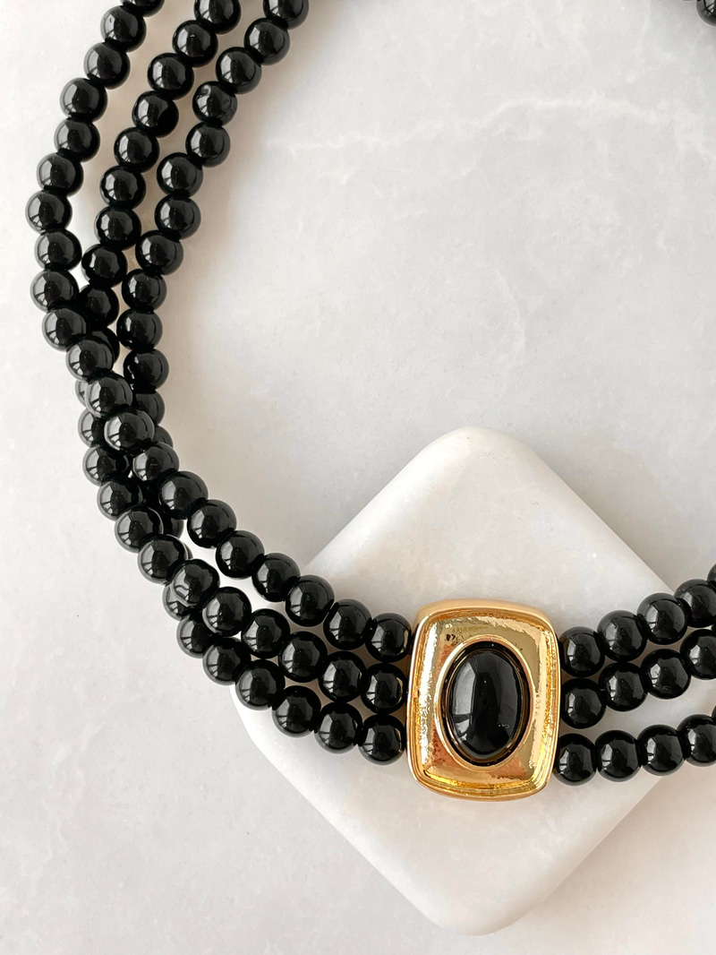 Üç Sıra Boncuklu Vintage Plaka Choker Kolye Siyah