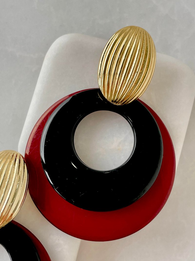 Gold Detaylı Bordo Sallantılı Kemik Küpe