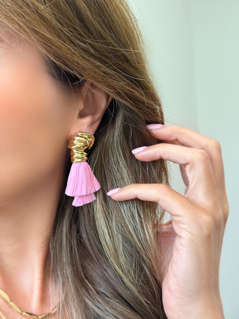 Burgu Detaylı Hasır Püskül Küpe Pembe