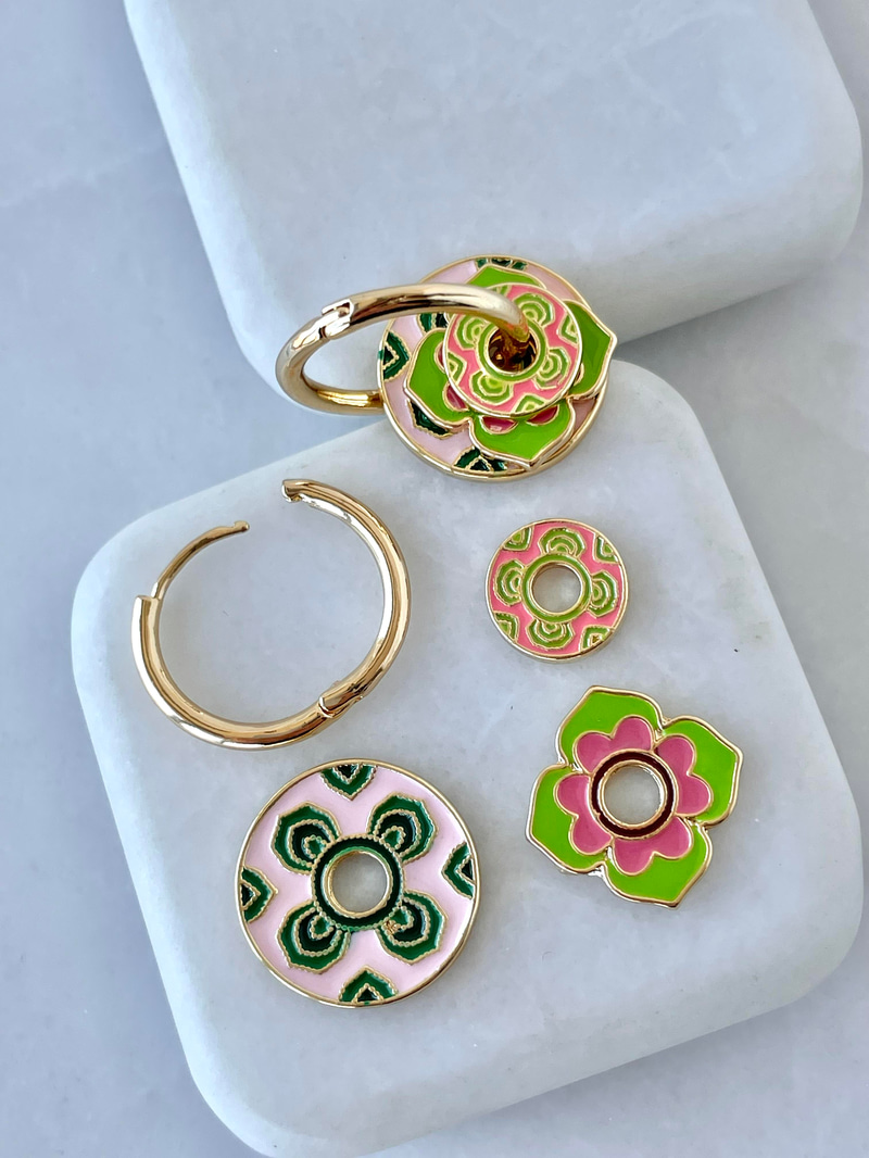 Charmlı Çiçek Model Küpe Yeşil-Pembe