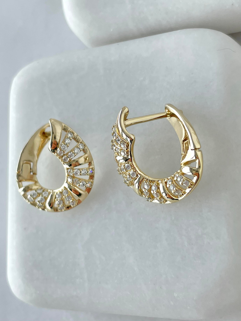 Özel Seri Kristal Taşlı Daire Küpe Gold