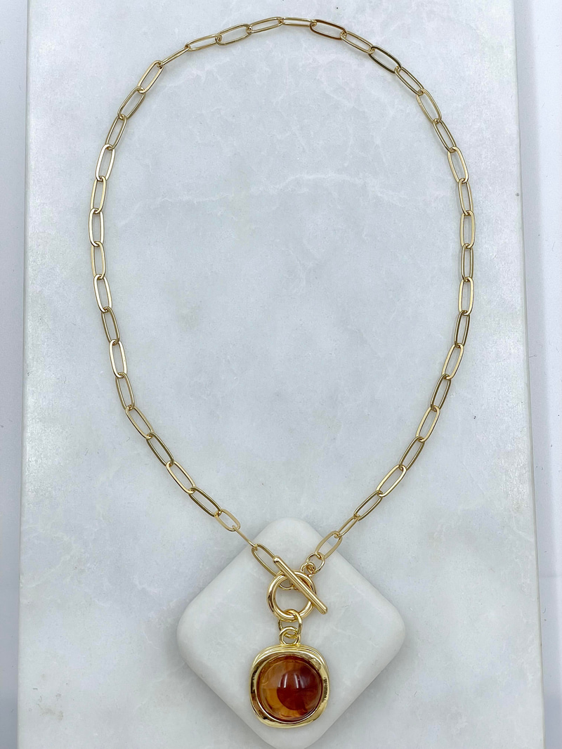 Altın Kaplama Gold Çerçeveli Daire Model Önden Kilit Vintage Kolye Kehribar