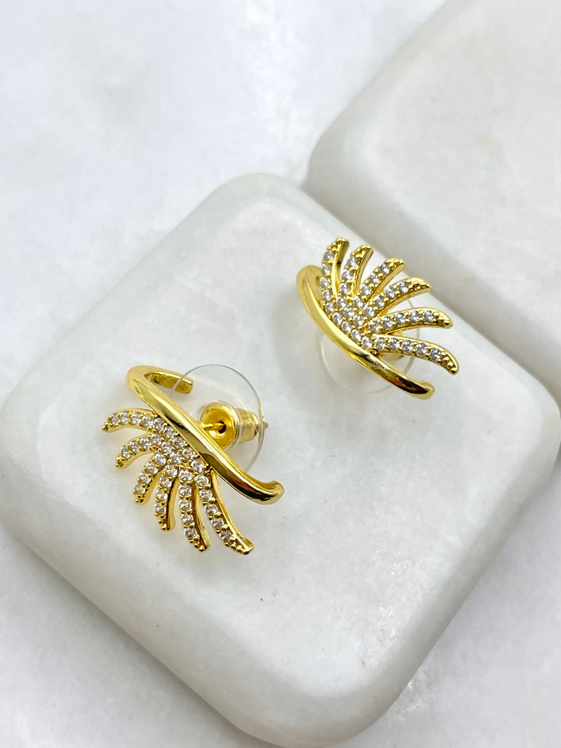 Kanat Model Gömme Taşlı Küpe Gold