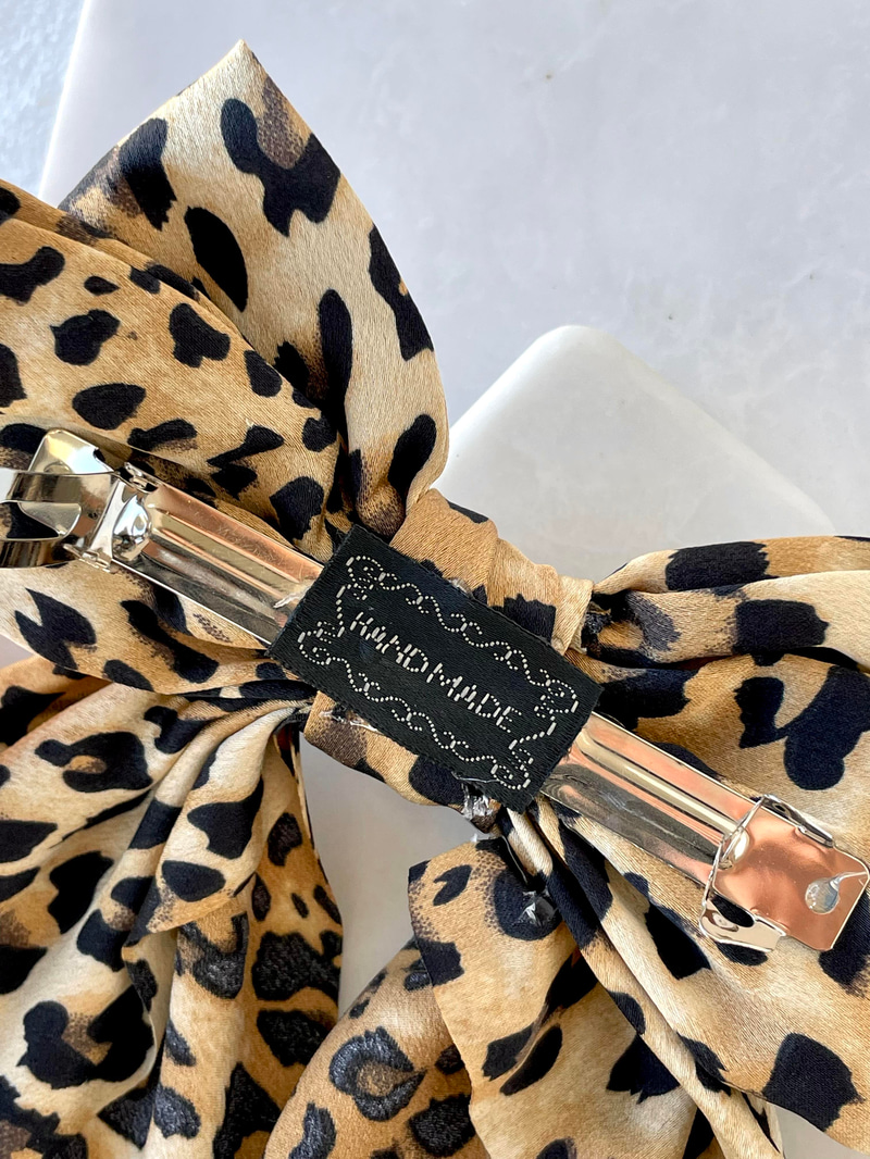 Leopar Desenli Fiyonk Otomatik Toka