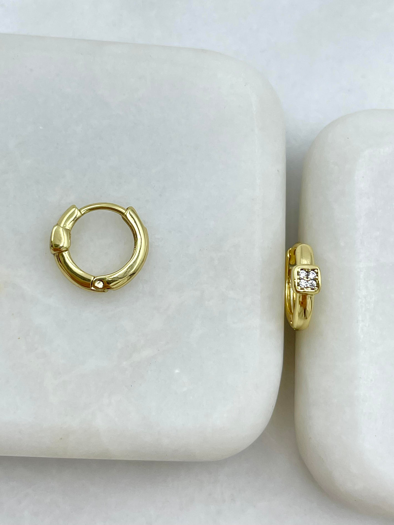 Özel Seri Kare Gömme Taşlı Minimal Halka Küpe Gold