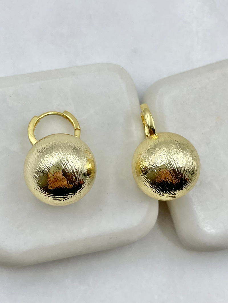Dokulu Top Küpe Gold