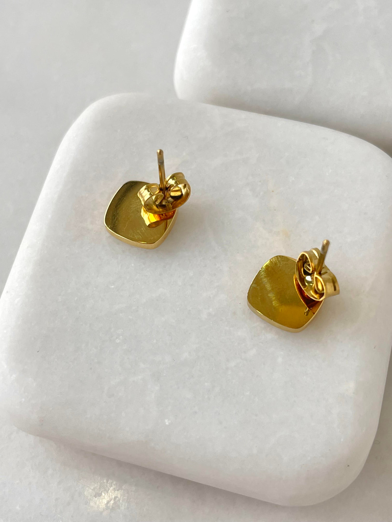 Çelik Gold Detaylı Siyah Kare Küpe Gold