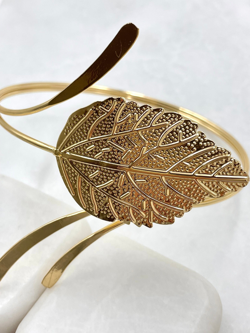 Yaprak Model Pazu Bileklik Gold