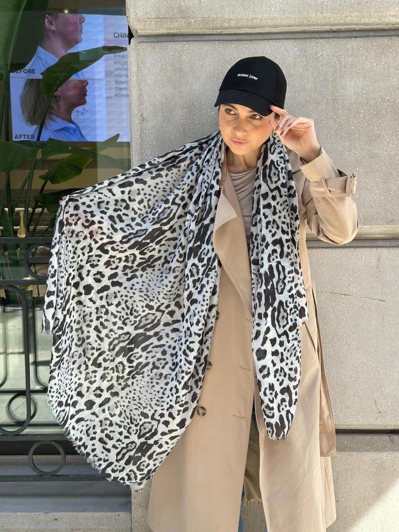 Leopar Desenli Varaklı Şal 90x180 cm Siyah