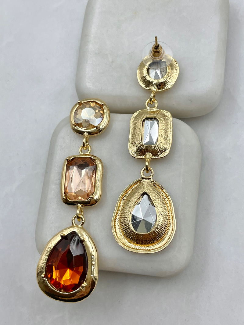 Geometrik Taş Sallantılı Vintage Küpe Gold