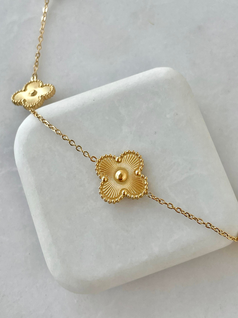 Çelik Işıltılı Beşli Yonca Kolye