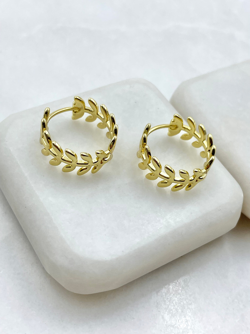 Özel Seri Yaprak Model Halka Küpe Gold