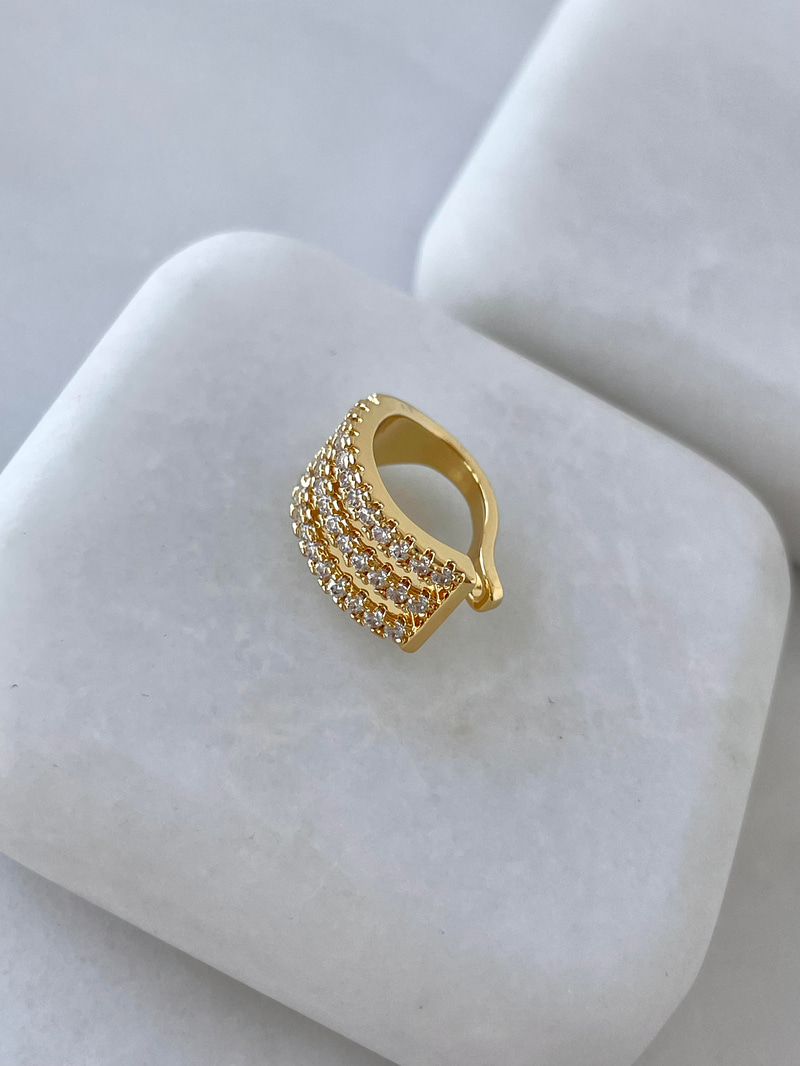 Altın Kaplama Üç Sıra Taşlı Kıkırdak Küpe Gold