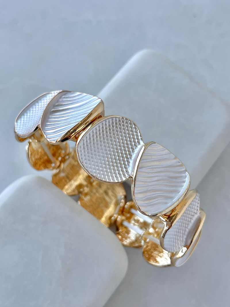 Altın Kaplama Desenli Oval Lastikli Bileklik Kırık Beyaz