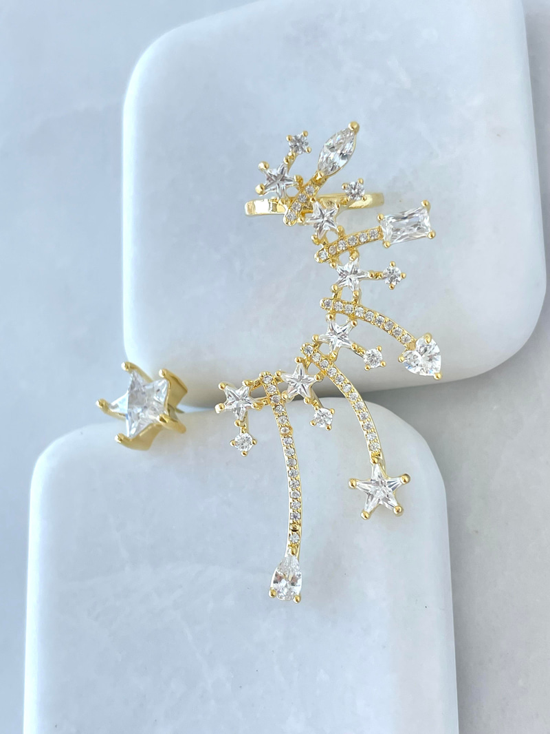 Altın Kaplama Kristal Taşlı Yıldız Model Kıkırdaklı Küpe Gold