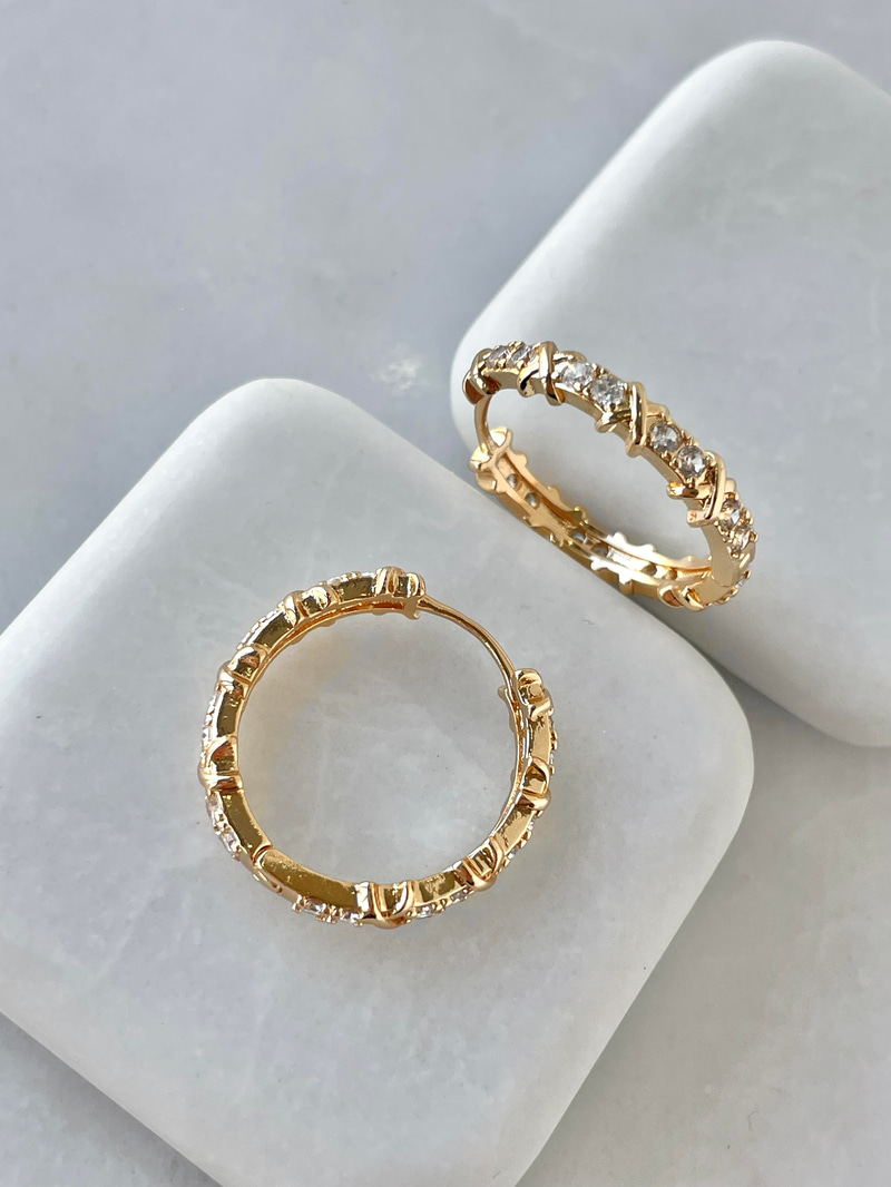 Altın Kaplama X Model Kristal Taşlı Halka Küpe Gold