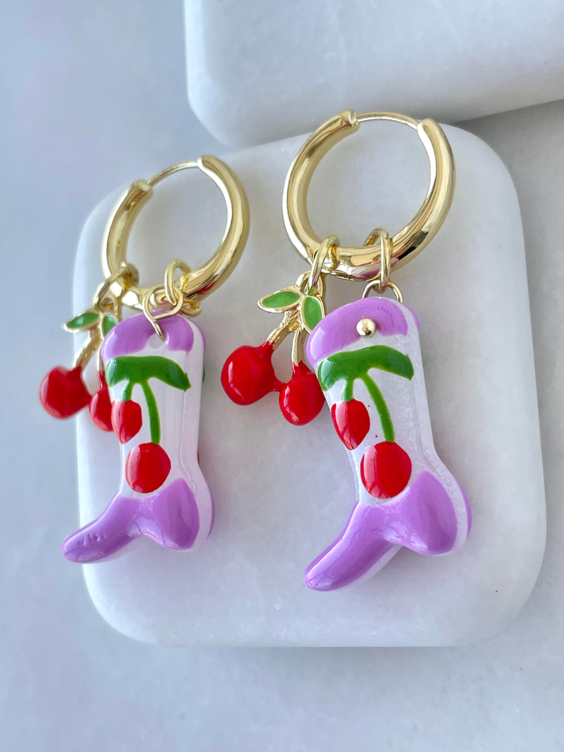 Altın Kaplama Kiraz ve Çizme Charmlı Halka Küpe Gold