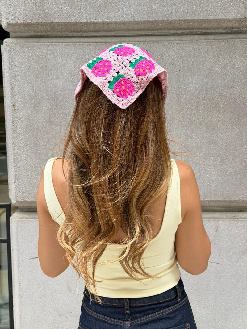 Çilek Desenli Örgü Bandana Pembe