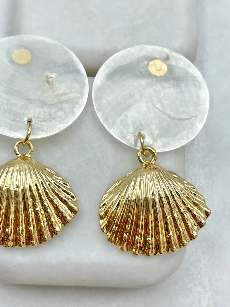 Altın Kaplama Sedefli Deniz Kabuğu İstiridye Sallantılı Küpe Gold