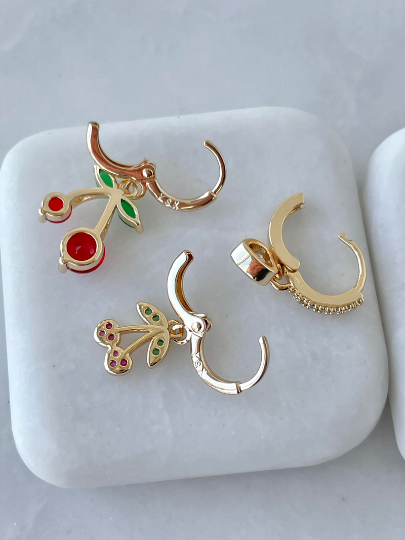 Altın Kaplama Üçlü Gömme Taşlı Kiraz Sallantılı Küpe Gold