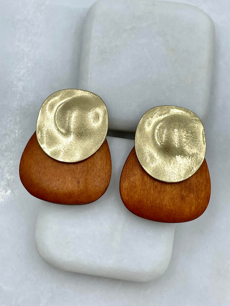 Altın Kaplama Gold Detaylı Eskitme Model Vintage Küpe Camel