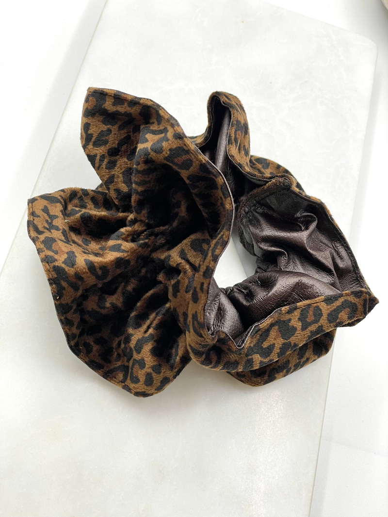 Deri Detaylı Leopar Scrunchie Toka Renkli