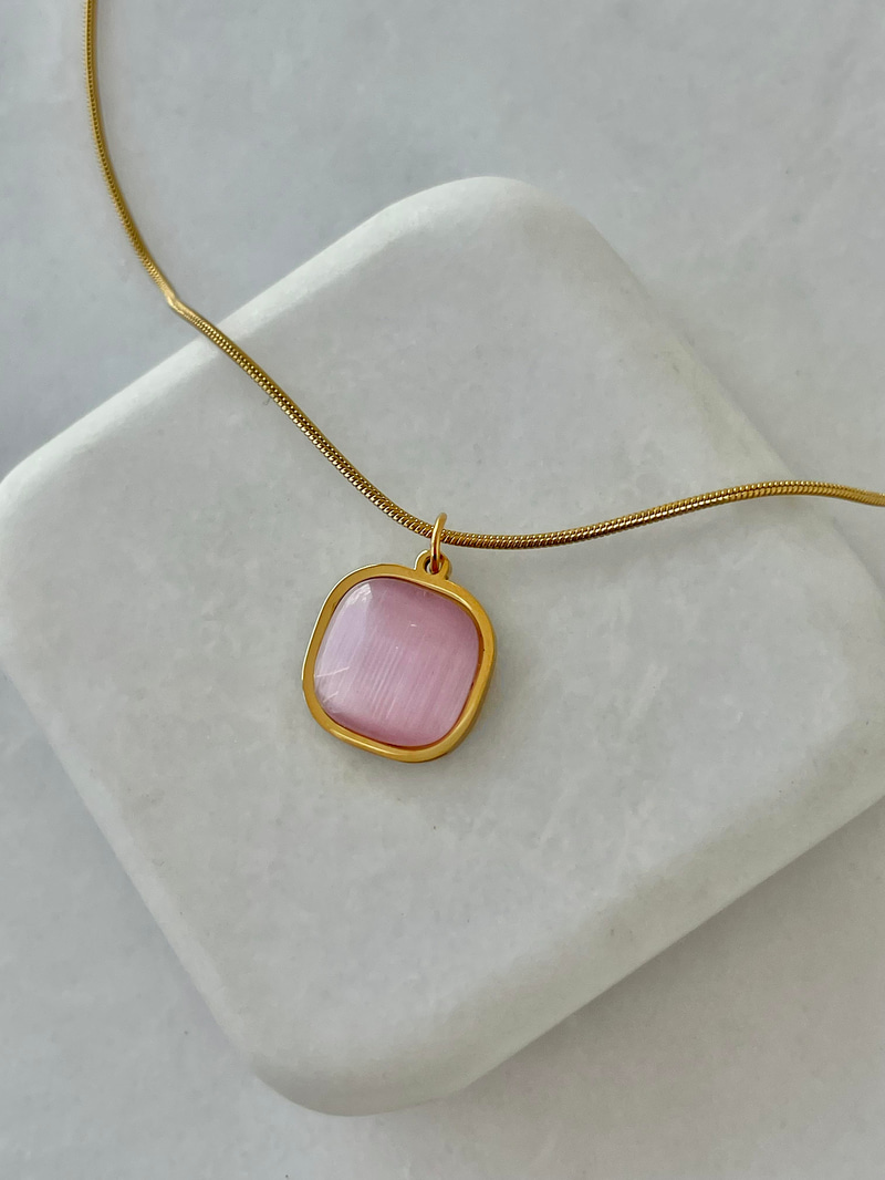 Çelik Kare Opal Taşlı Kolye Pembe-Gold