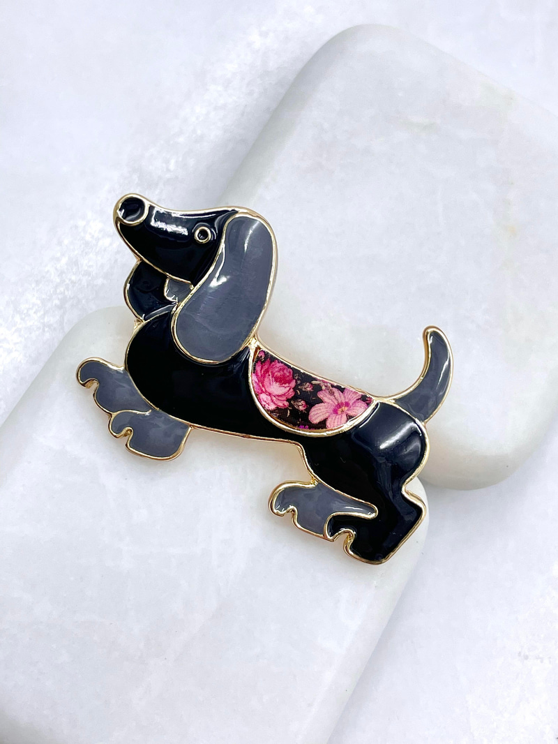 Siyah Renkli Köpek Broş Gold