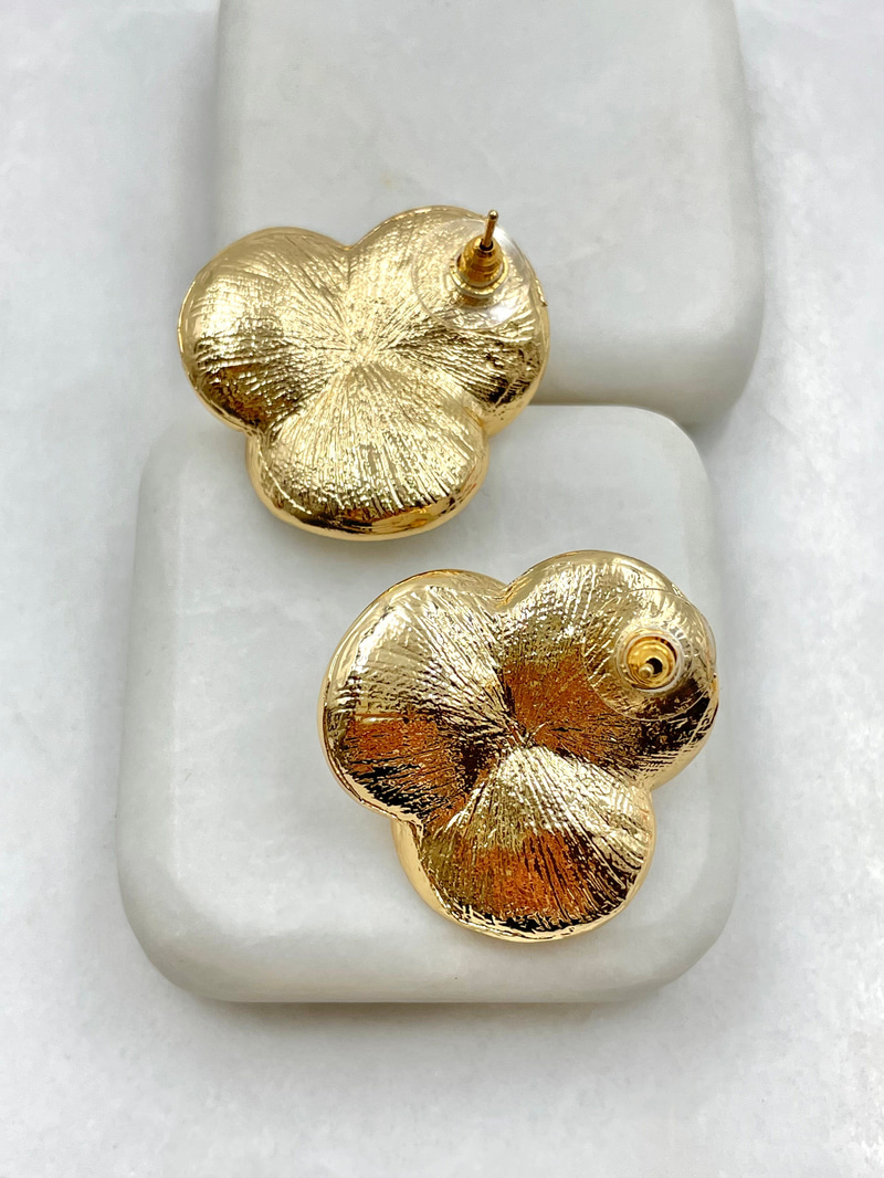 Gold Detaylı Beyaz Çiçek Küpe Gold