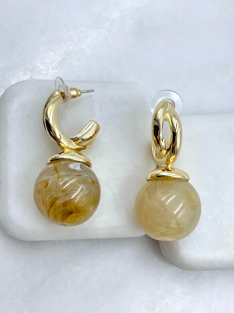 Altın Kaplama Gold Detaylı Top Sallantılı Vintage Küpe Vizon