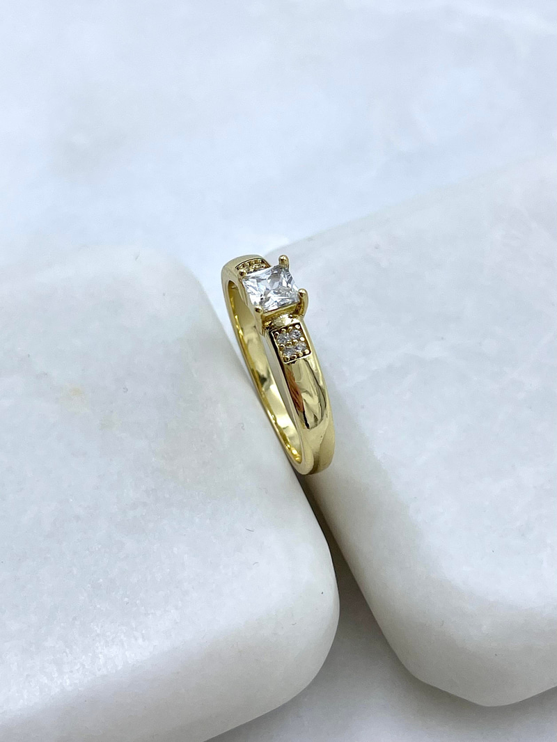 Özel Seri Kare Kristal Taşlı Yüzük Gold