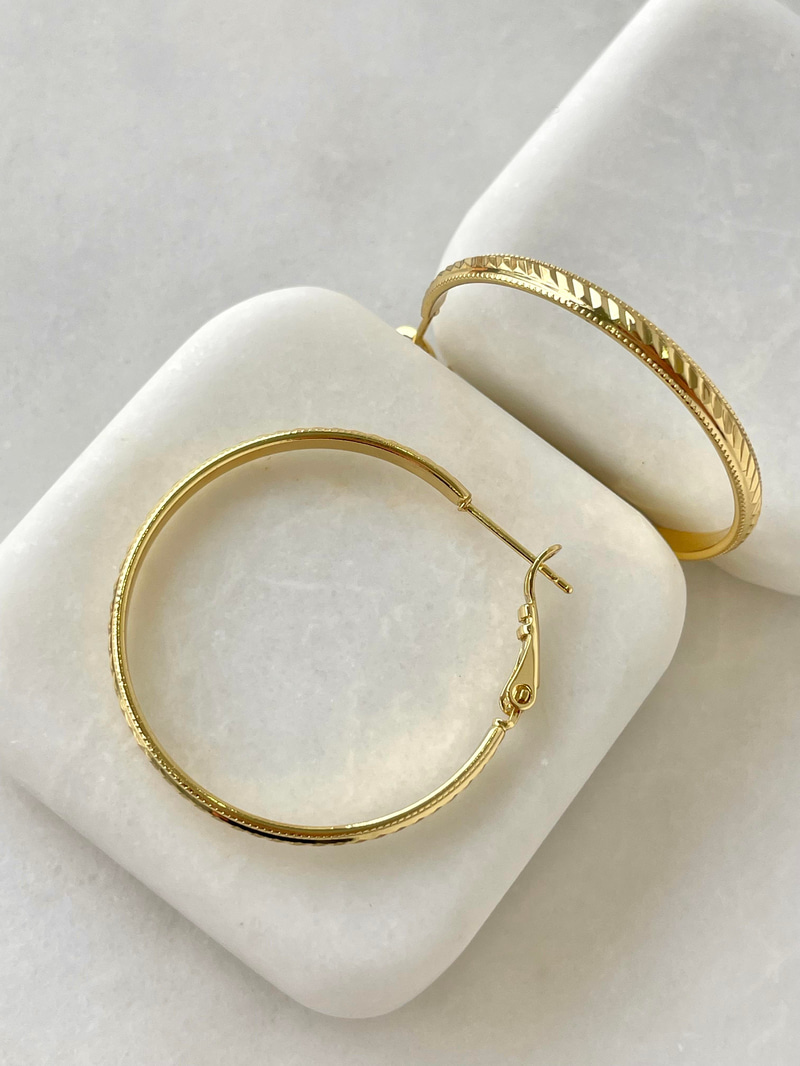 Özel Seri Şerit İşlemeli Basic Halka Küpe Gold