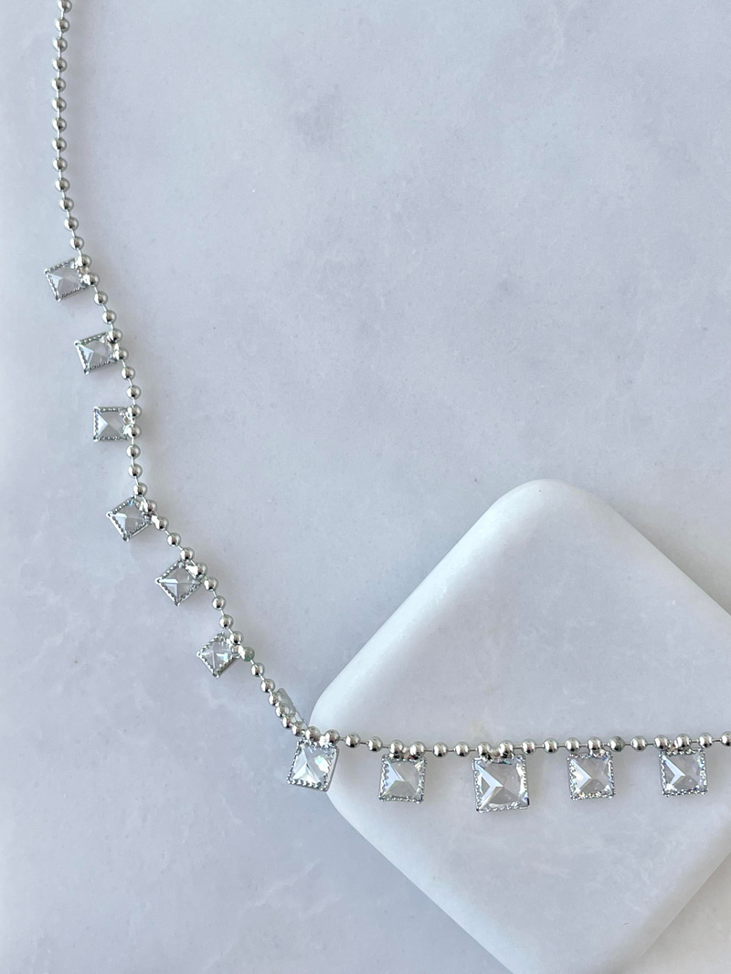 Altın Kaplama Kare Kristal Taş Sallantılı Kolye Gümüş