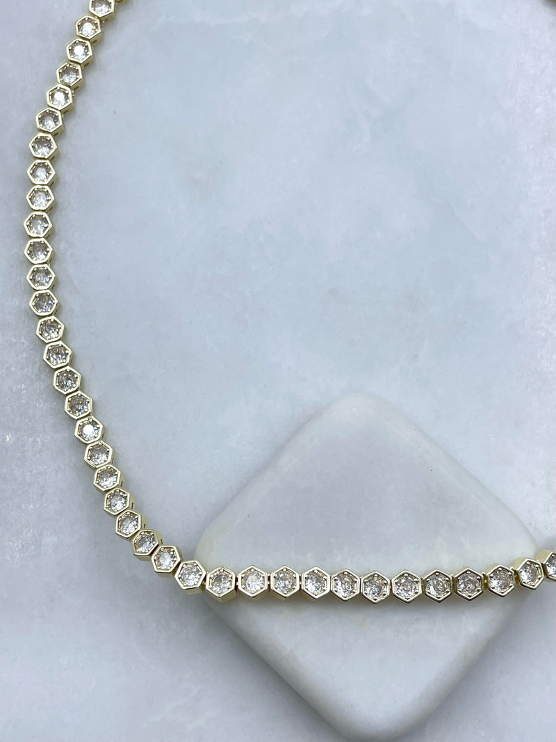 Altın Kaplama Kristal Taşlı Altıgen Model Kolye 45 cm Gold