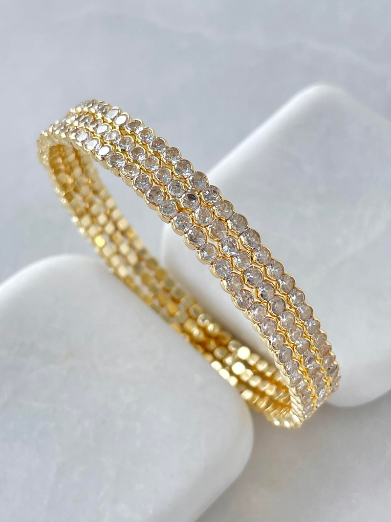 Altın Kaplama Üç Sıra Kristal Taşlı Yaylı Kelepçe Gold