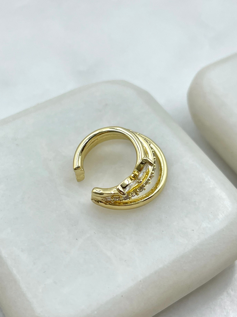 Kristal Taşlı Kelebek Model Üçlü Kıkırdak Küpe Gold