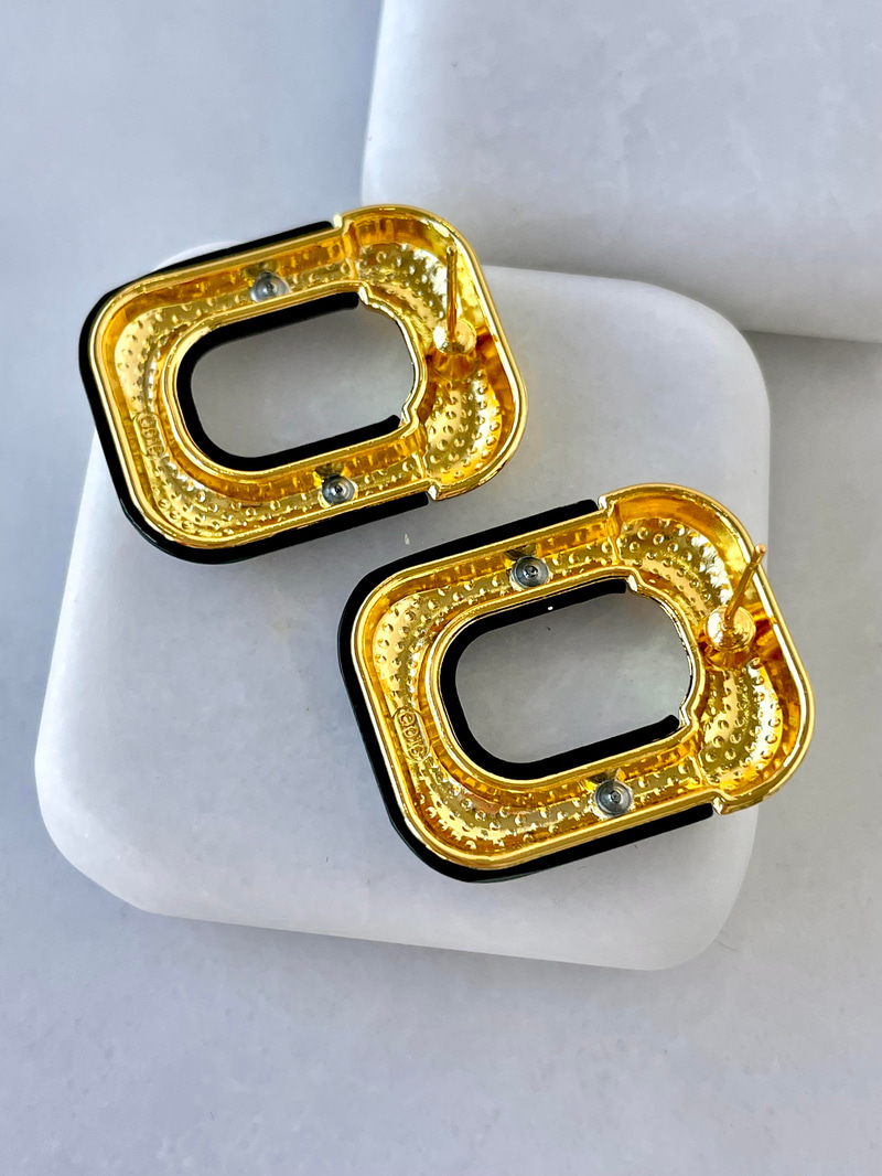 Gold Detaylı Mat Küpe Siyah