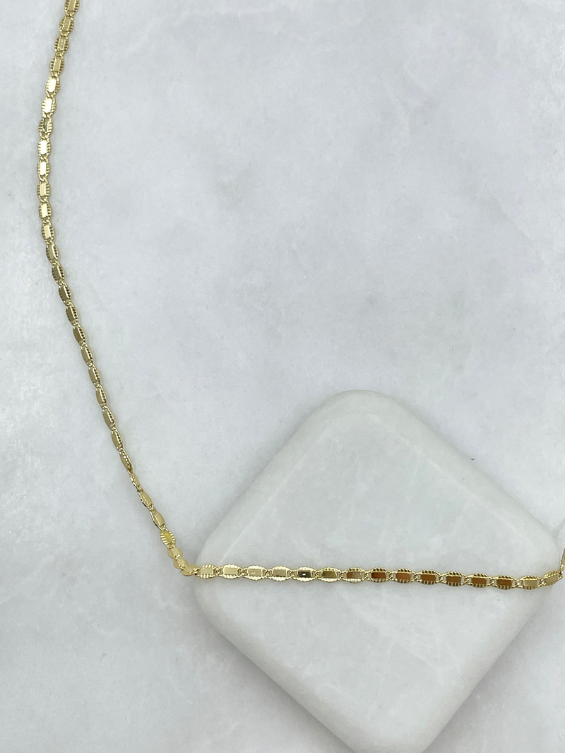 Özel Seri İşlemeli Ezme Plaka Kolye 45 cm Gold