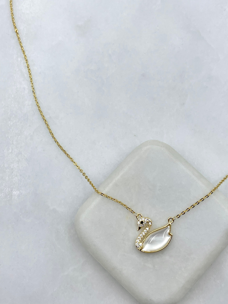 Opal Taşlı Kuğu Model Kolye Gold