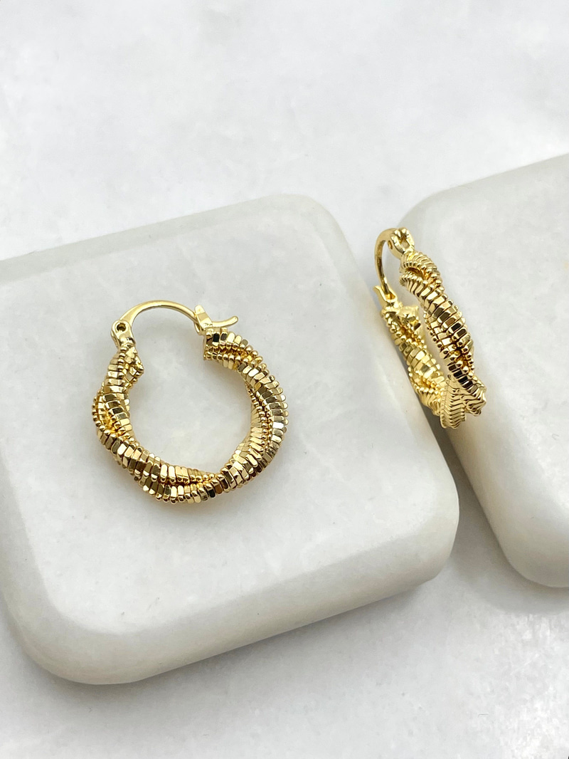Işıltılı Burgu Küpe Gold