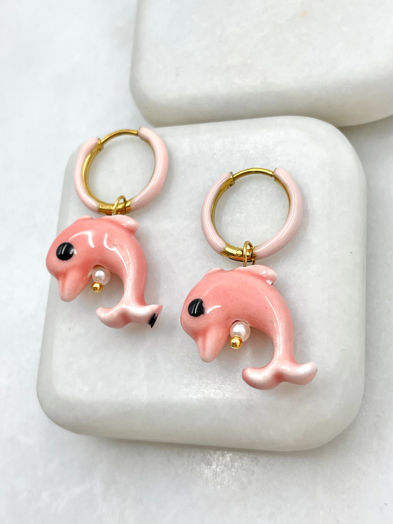 Pembe Yunus Balığı Charmlı Halka Küpe Renkli