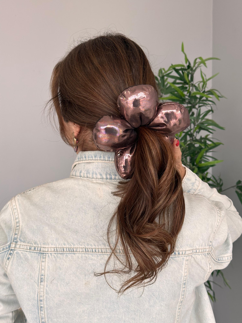 Pofuduk Çiçek Scrunchie Toka Mor
